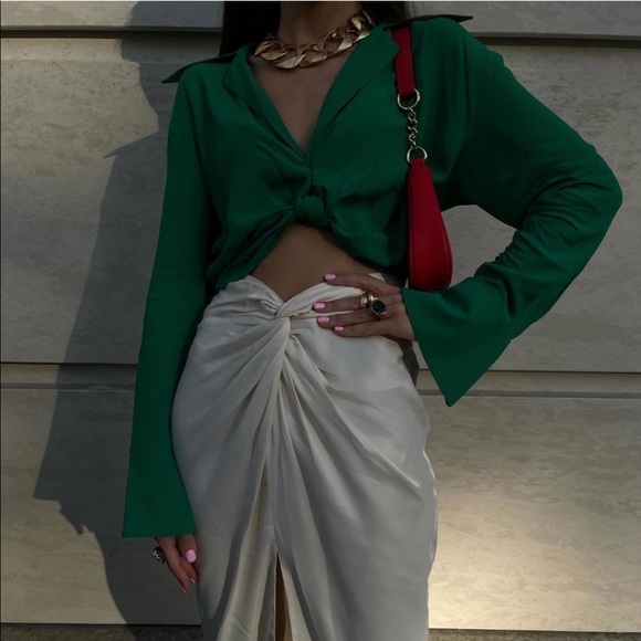 ZARA knotted crop top - Picture 2 of 11